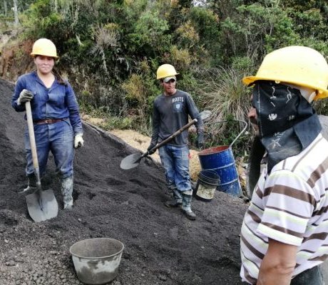 Funcionarios de la Alcaldía Local de Sumapaz realizaron un seguimiento a las obras adelantadas en la vereda Lagunitas